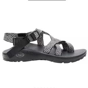 Chaco women’s ZX/2 Cloud Sandals Black & White 10 EUC